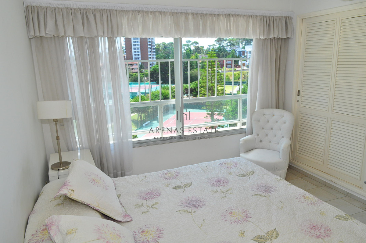 Apartamento ID.2321 - Apartamento en venta de 3 dormitorios en primera linea de la Mansa , Punta del Este 