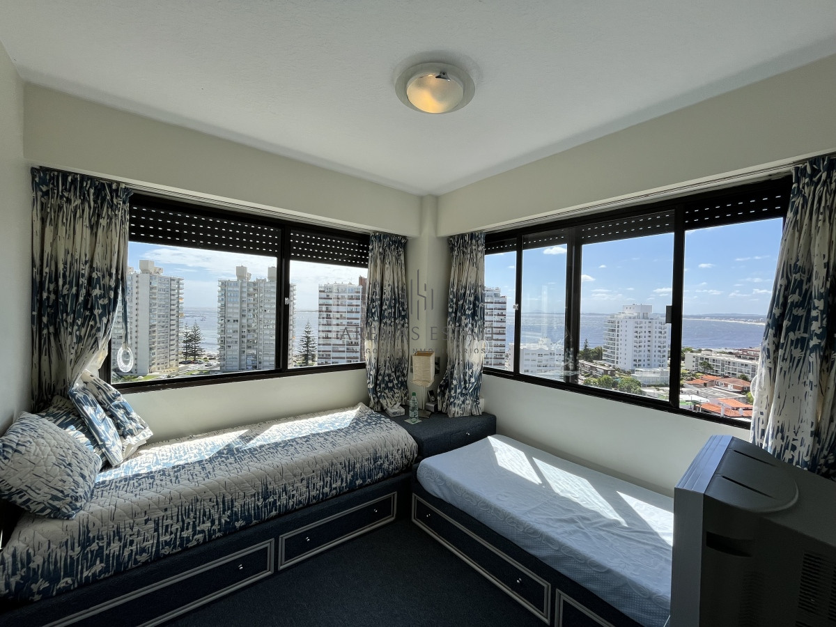 Apartamento ID.2277 - Apartamento de 3 dormitorios en venta en Punta del Este