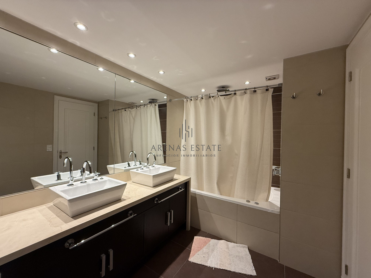 Apartamento ID.4309 - Apartamento en venta en Edificio Imperiale , Punta del Este