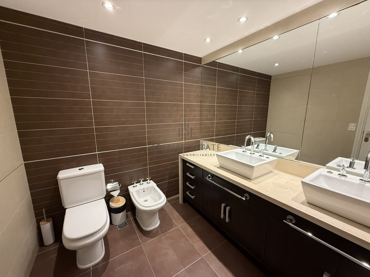 Apartamento ID.4309 - Apartamento en venta en Edificio Imperiale , Punta del Este