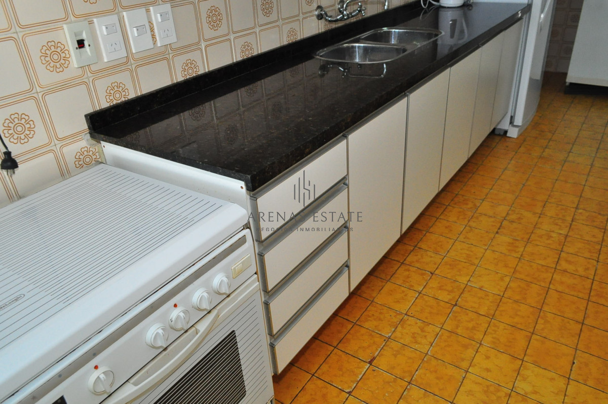 Apartamento ID.2321 - Apartamento en venta de 3 dormitorios en primera linea de la Mansa , Punta del Este 
