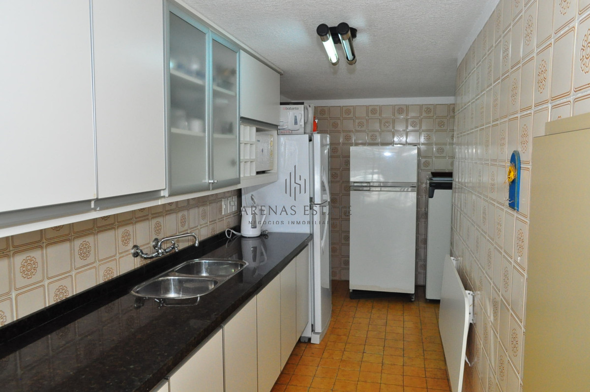 Apartamento ID.2321 - Apartamento en venta de 3 dormitorios en primera linea de la Mansa , Punta del Este 