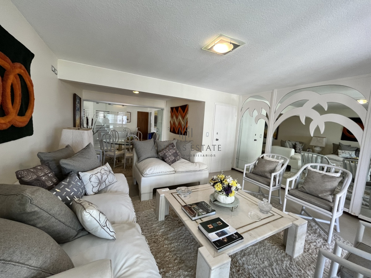 Apartamento ID.2277 - Apartamento de 3 dormitorios en venta en Punta del Este