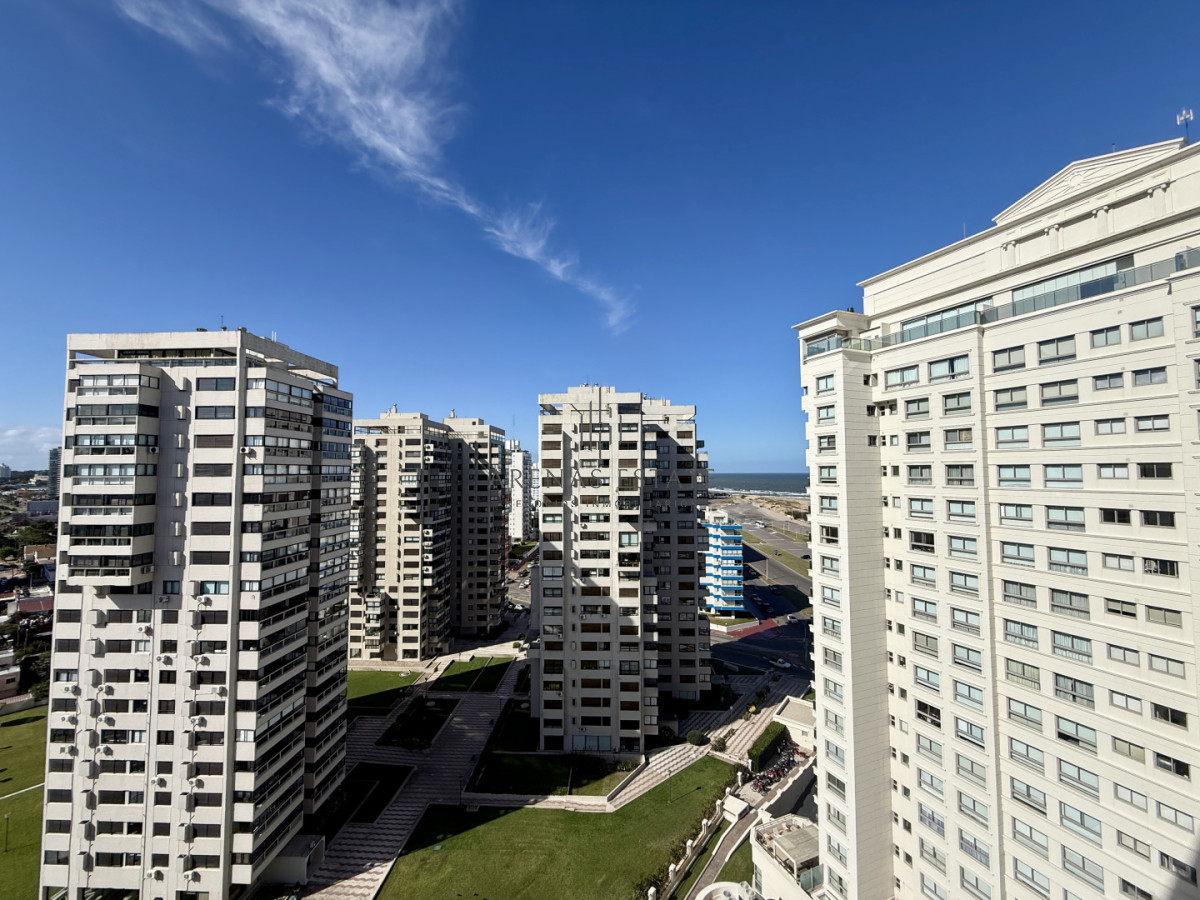 Apartamento ID.4309 - Apartamento en venta en Edificio Imperiale , Punta del Este