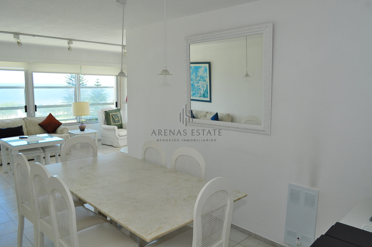 Apartamento ID.2321 - Apartamento en venta de 3 dormitorios en primera linea de la Mansa , Punta del Este 