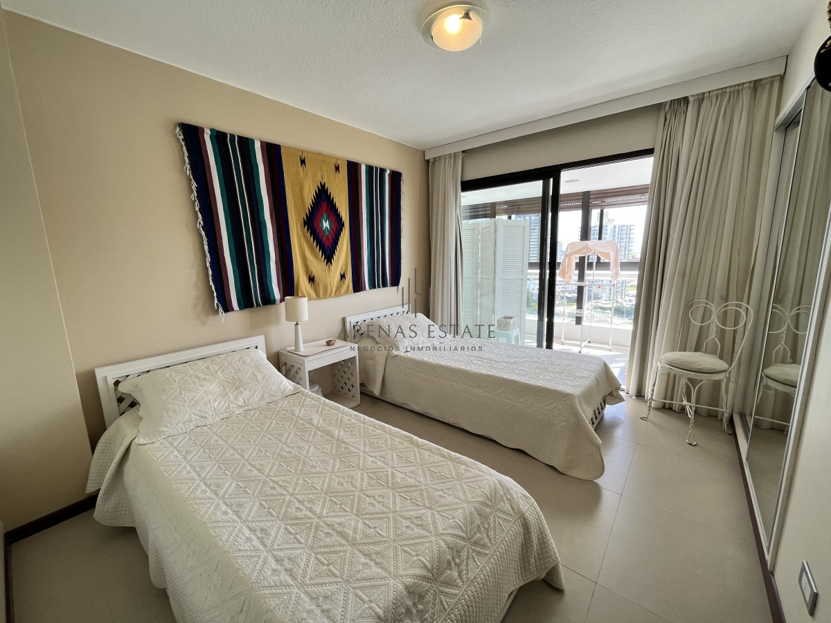 Apartamento ID.2277 - Apartamento de 3 dormitorios en venta en Punta del Este