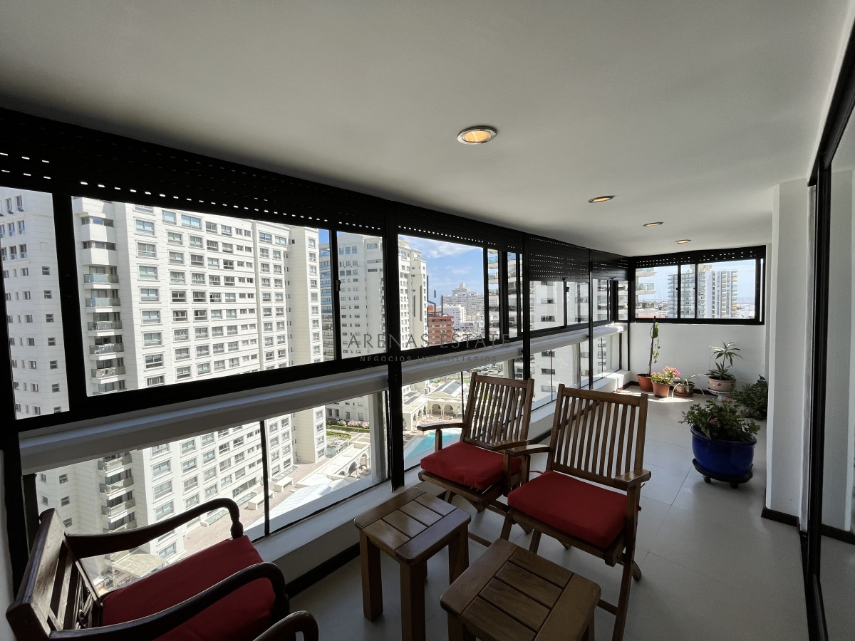 Apartamento ID.2277 - Apartamento de 3 dormitorios en venta en Punta del Este
