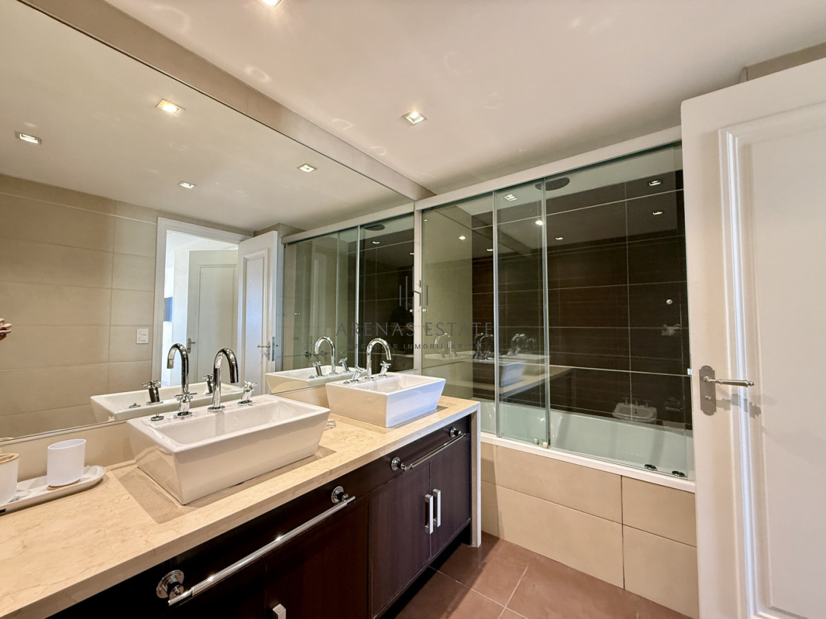Apartamento ID.4309 - Apartamento en venta en Edificio Imperiale , Punta del Este