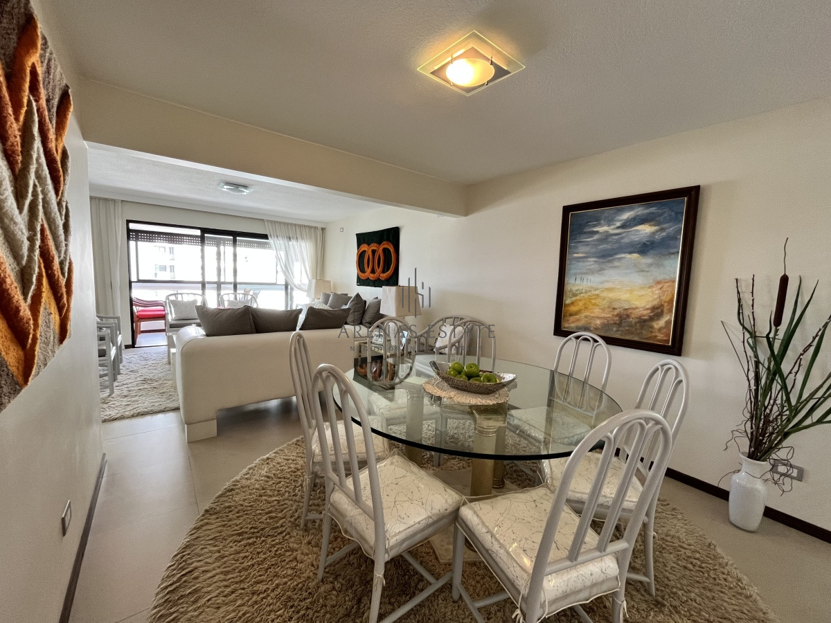 Apartamento ID.2277 - Apartamento de 3 dormitorios en venta en Punta del Este