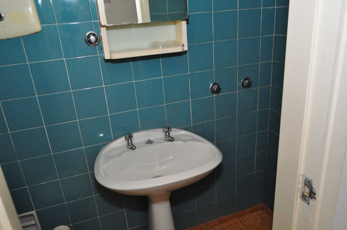 Apartamento ID.2321 - Apartamento en venta de 3 dormitorios en primera linea de la Mansa , Punta del Este 