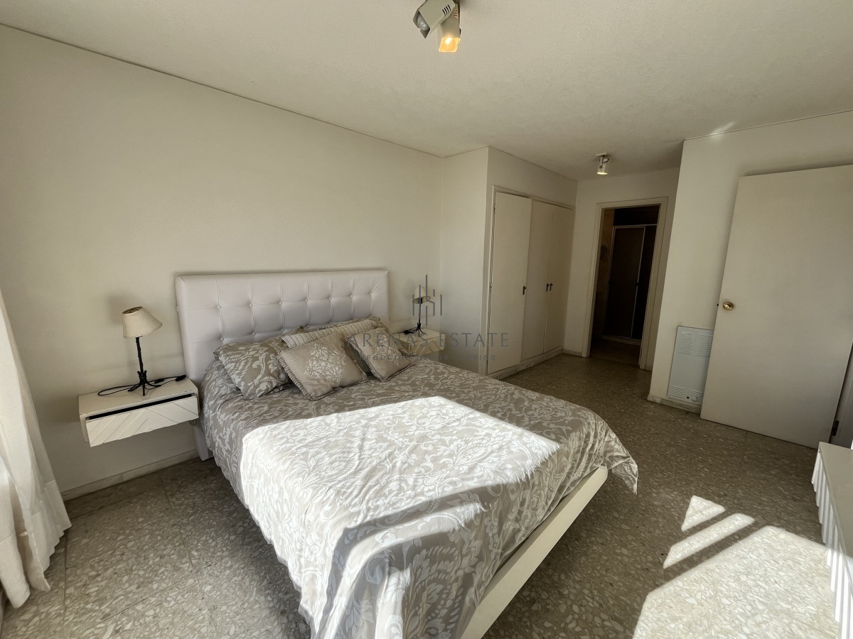 Apartamento ID.3639 - Apartamento en venta de 3 dormitorios en Peninsula , Punta del Este 