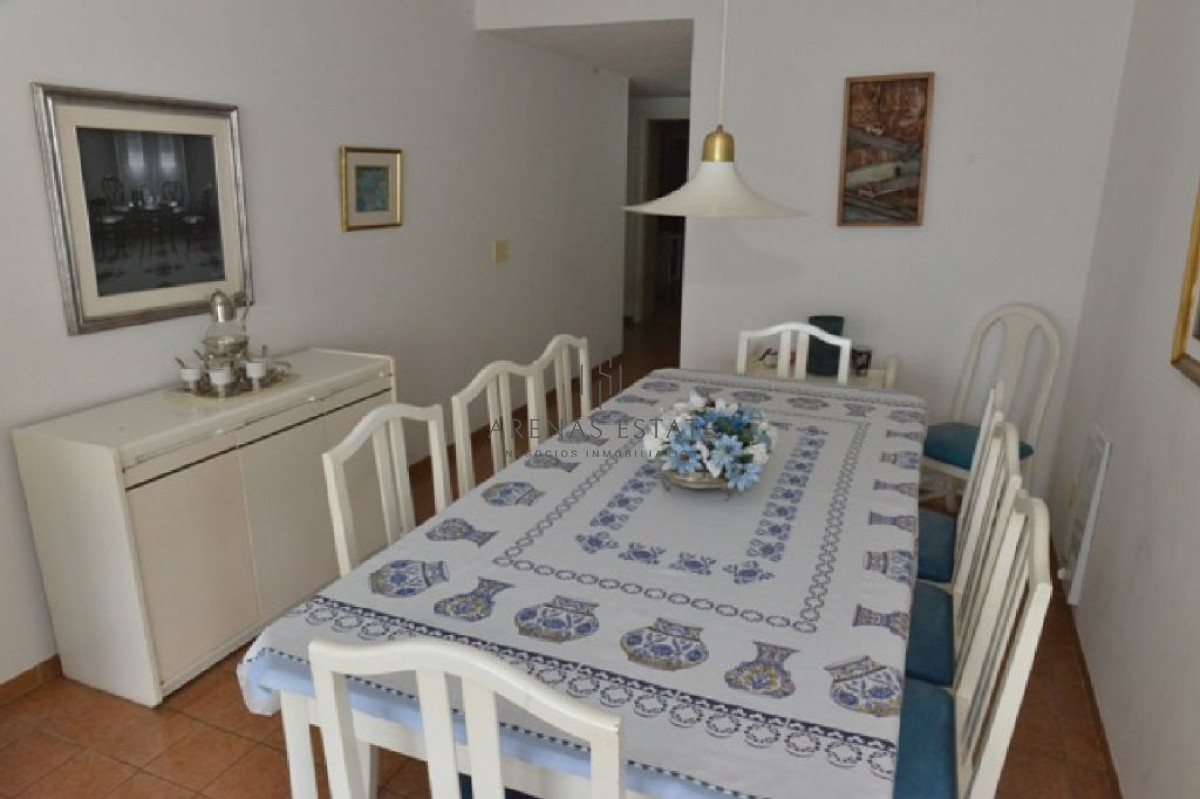 Apartamento ID.2322 - Apartamento en venta de 3 dormitorios en primera linea de la Mansa 