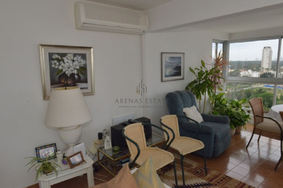 Apartamento ID.2322 - Apartamento en venta de 3 dormitorios en primera linea de la Mansa 