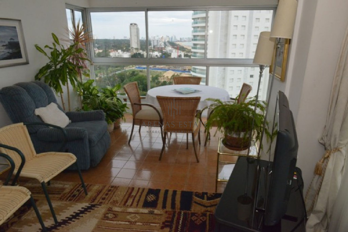Apartamento ID.2322 - Apartamento en venta de 3 dormitorios en primera linea de la Mansa 