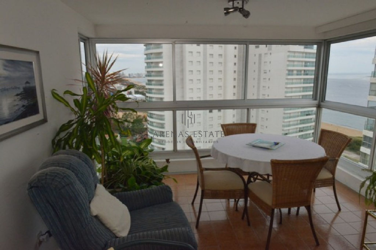 Apartamento ID.2322 - Apartamento en venta de 3 dormitorios en primera linea de la Mansa 