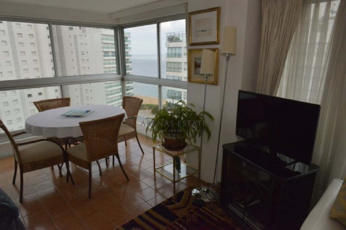 Apartamento ID.2322 - Apartamento en venta de 3 dormitorios en primera linea de la Mansa 