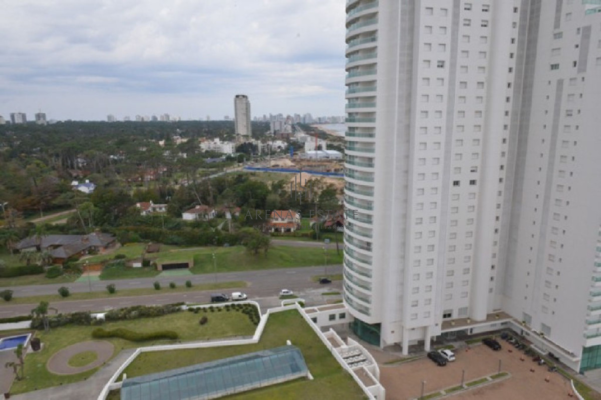 Apartamento ID.2322 - Apartamento en venta de 3 dormitorios en primera linea de la Mansa 