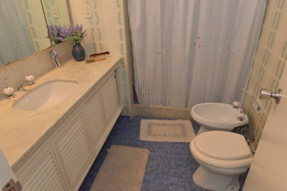 Apartamento ID.2322 - Apartamento en venta de 3 dormitorios en primera linea de la Mansa 
