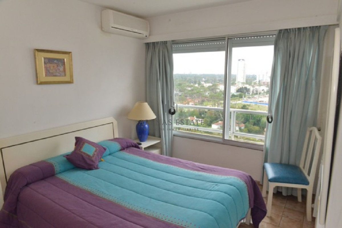 Apartamento ID.2322 - Apartamento en venta de 3 dormitorios en primera linea de la Mansa 