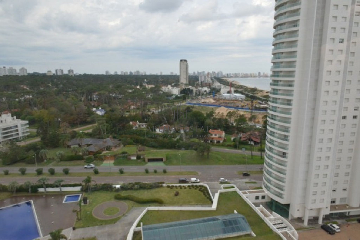 Apartamento ID.2322 - Apartamento en venta de 3 dormitorios en primera linea de la Mansa 