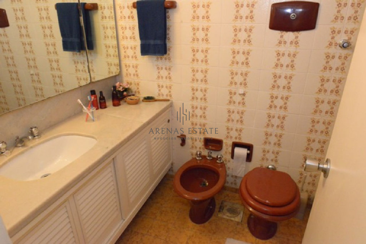 Apartamento ID.2322 - Apartamento en venta de 3 dormitorios en primera linea de la Mansa 