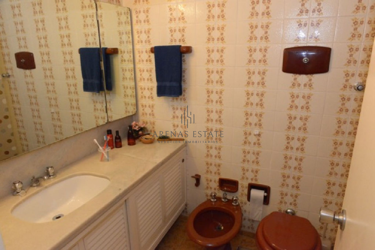 Apartamento ID.2322 - Apartamento en venta de 3 dormitorios en primera linea de la Mansa 
