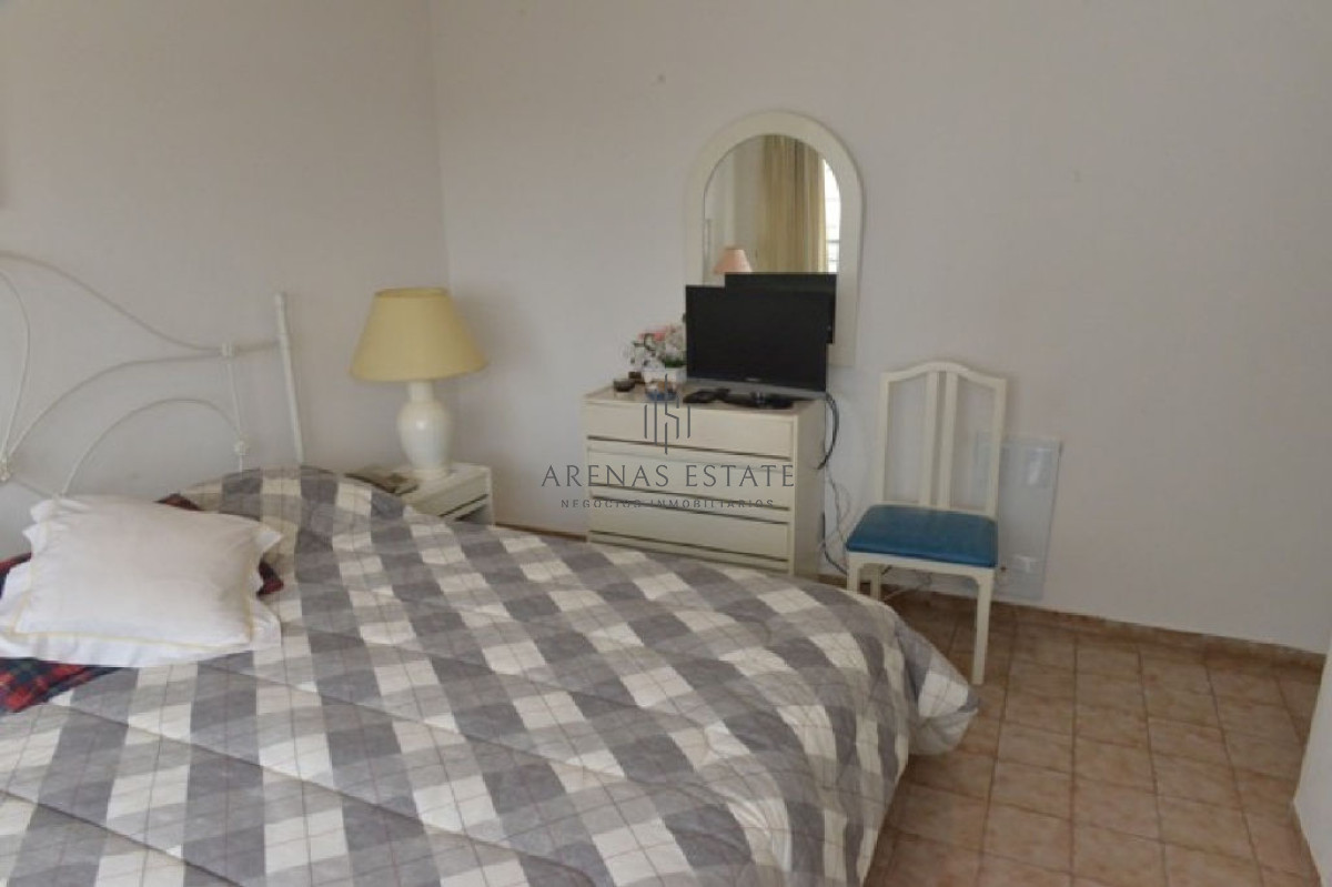 Apartamento ID.2322 - Apartamento en venta de 3 dormitorios en primera linea de la Mansa 