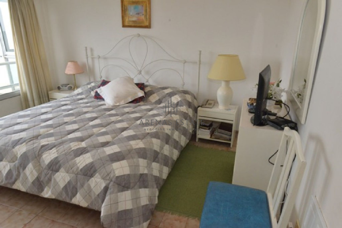 Apartamento ID.2322 - Apartamento en venta de 3 dormitorios en primera linea de la Mansa 