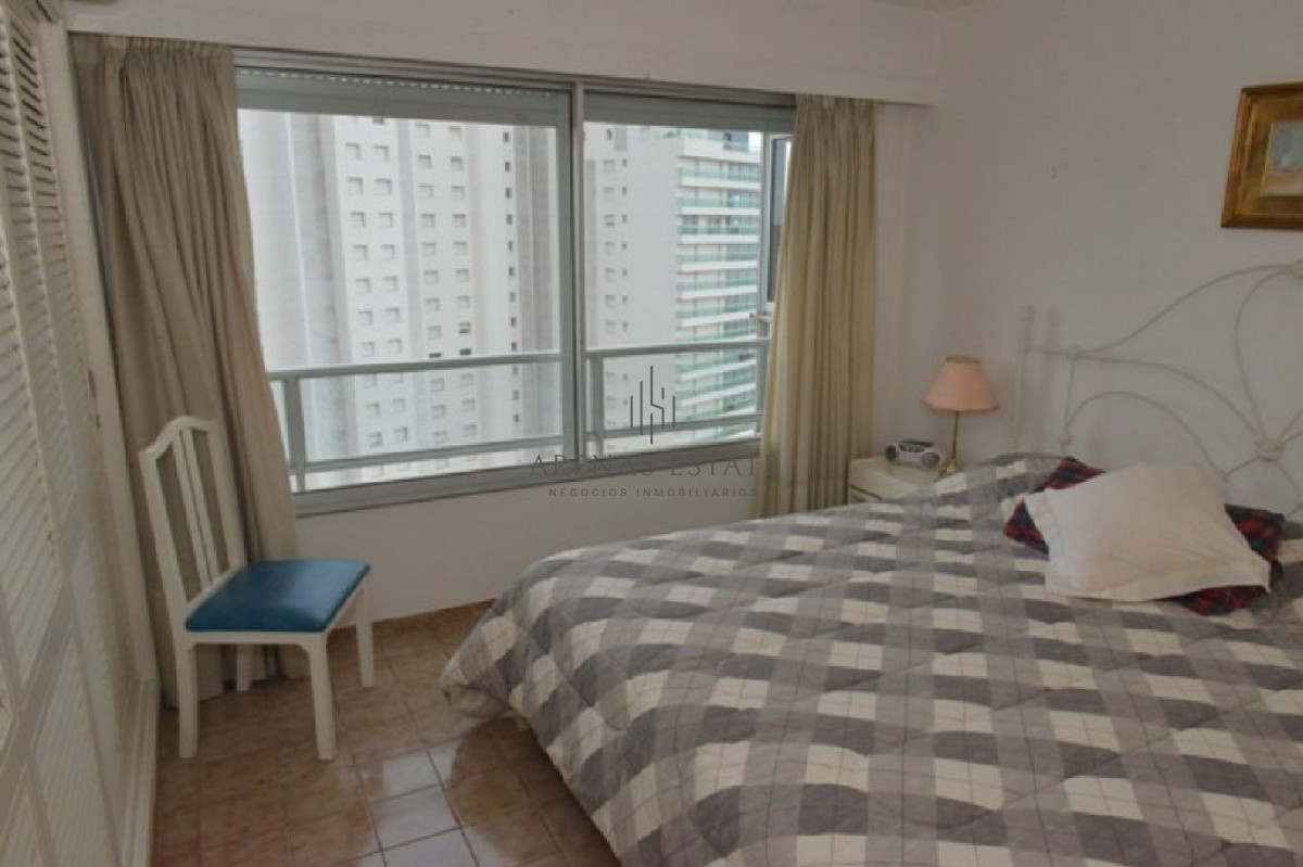 Apartamento ID.2322 - Apartamento en venta de 3 dormitorios en primera linea de la Mansa 