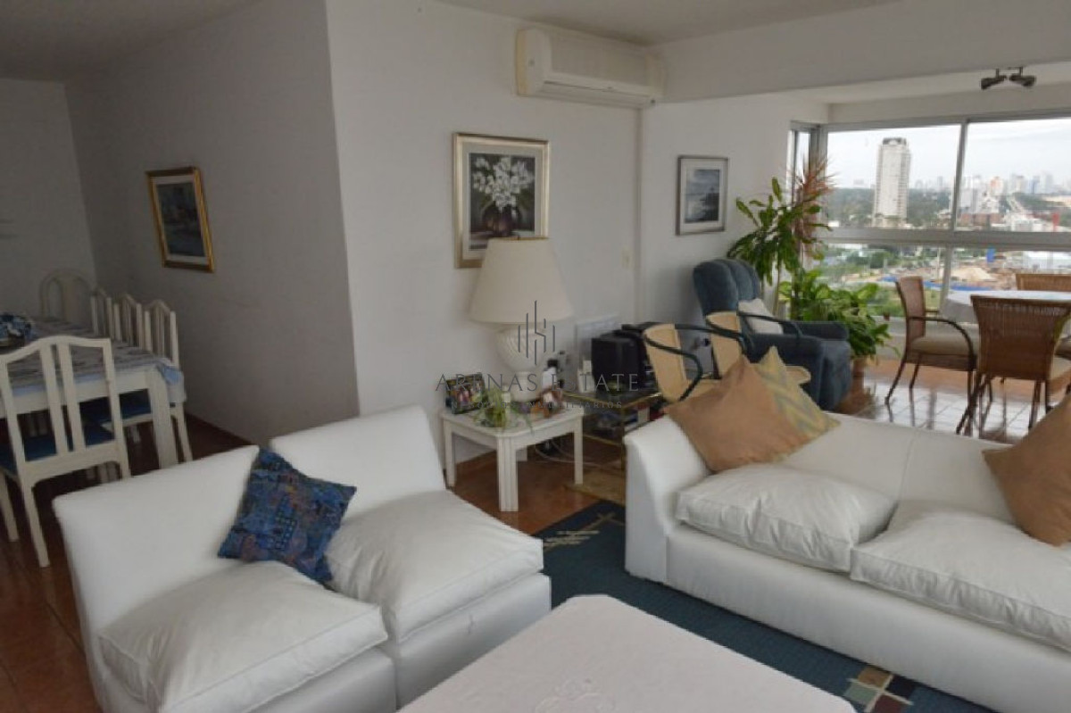 Apartamento ID.2322 - Apartamento en venta de 3 dormitorios en primera linea de la Mansa 