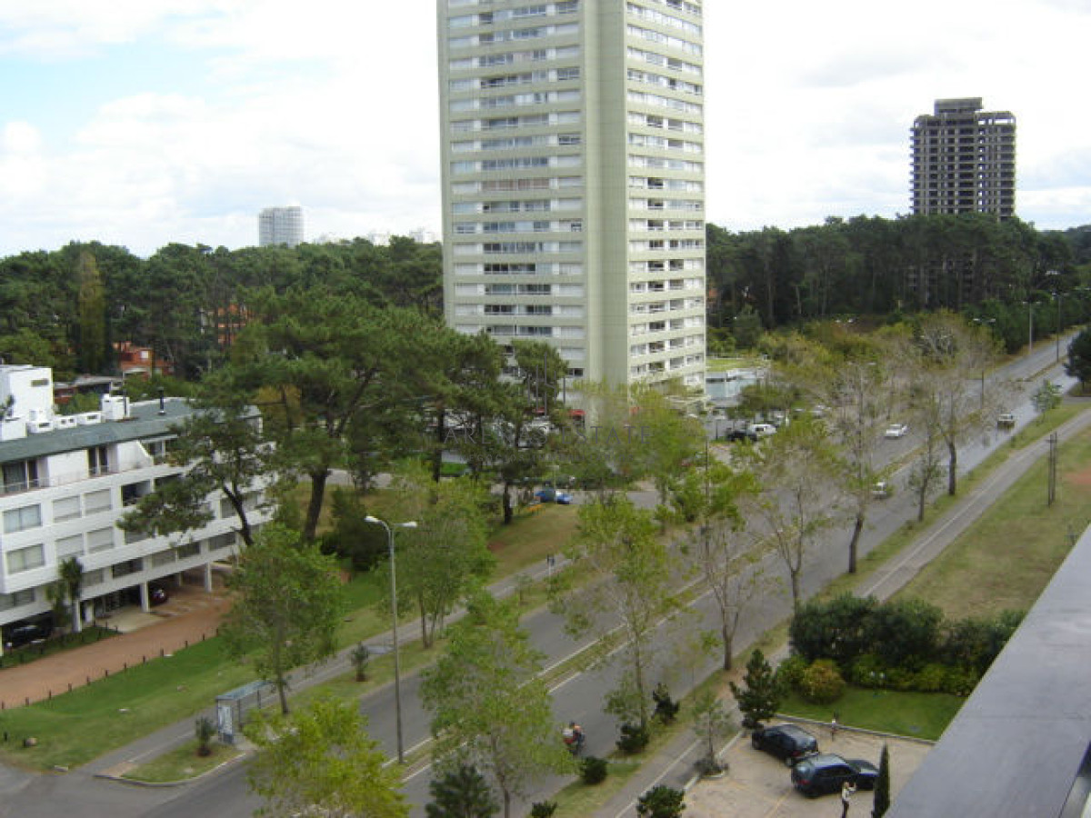 Apartamento ID.2819 - Excelente apartamento para comprar  y pasar comodas vacaciones