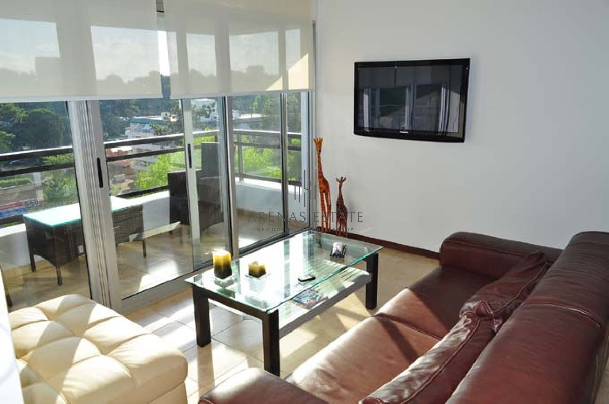 Apartamento ID.2401 - Apartamento de 3 dormitorios en venta sobre Roosevelt , Punta del Este 