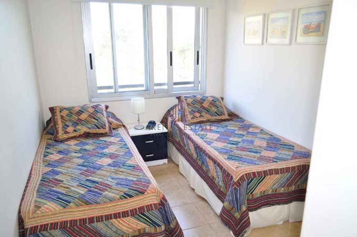 Apartamento ID.2401 - Apartamento de 3 dormitorios en venta sobre Roosevelt , Punta del Este 
