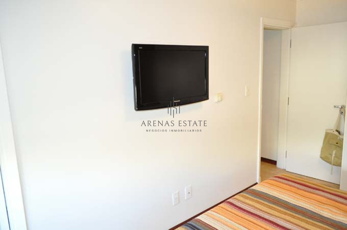 Apartamento ID.2401 - Apartamento de 3 dormitorios en venta sobre Roosevelt , Punta del Este 