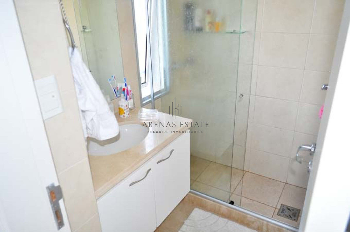 Apartamento ID.2401 - Apartamento de 3 dormitorios en venta sobre Roosevelt , Punta del Este 