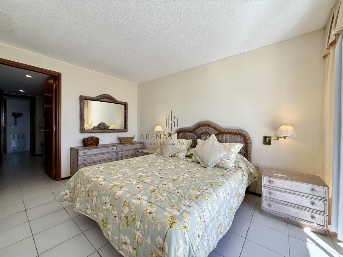 Apartamento ID.4459 - Puerto, 3 dormitorios en venta 