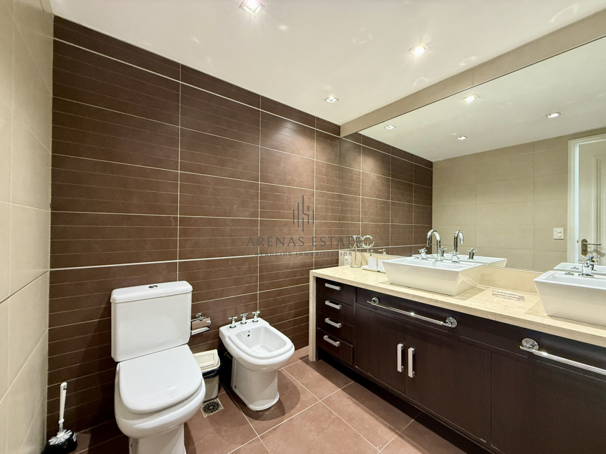 Apartamento ID.4309 - Apartamento en venta en Edificio Imperiale , Punta del Este