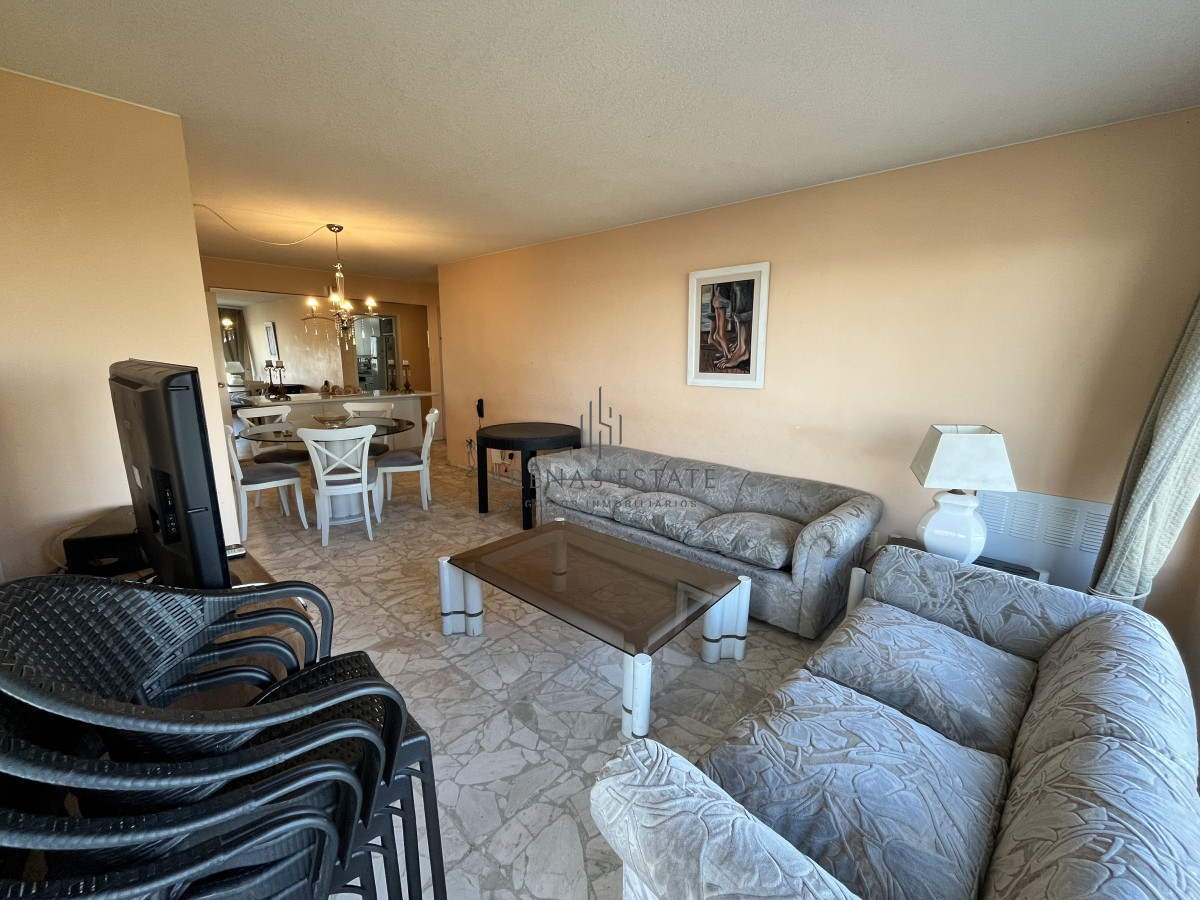 Apartamento ID.3639 - Apartamento en venta de 3 dormitorios en Peninsula , Punta del Este 