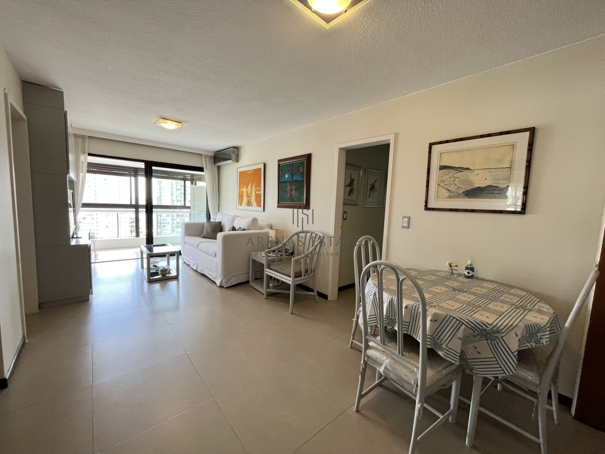 Apartamento ID.2277 - Apartamento de 3 dormitorios en venta en Punta del Este