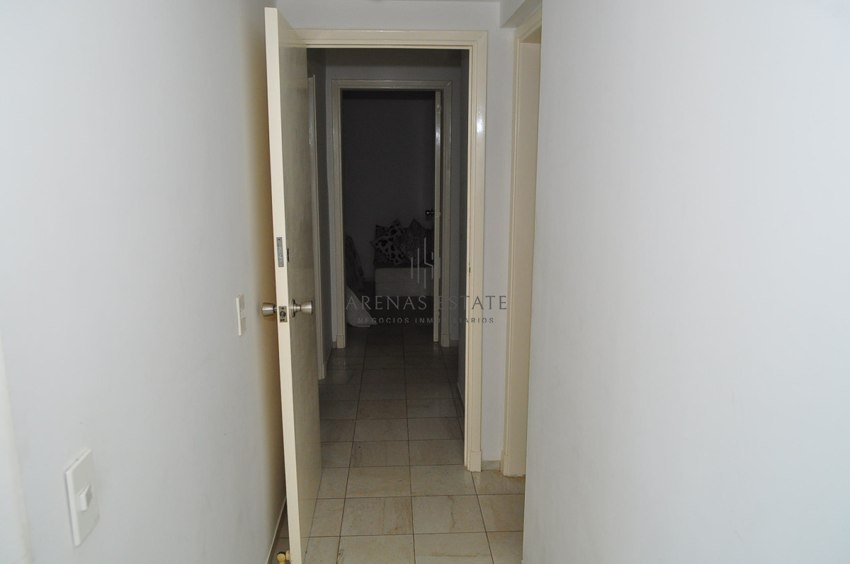 Apartamento ID.2321 - Apartamento en venta de 3 dormitorios en primera linea de la Mansa , Punta del Este 