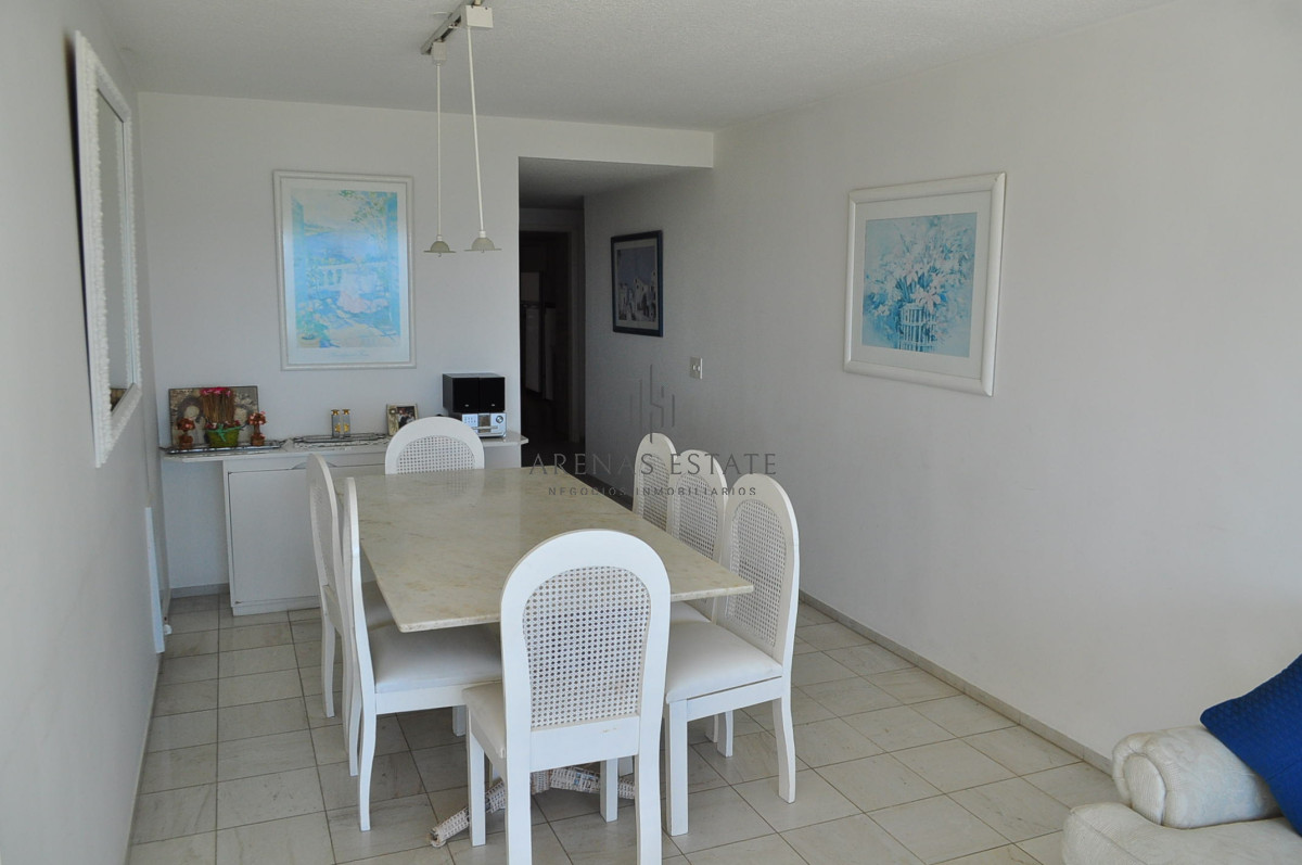 Apartamento ID.2321 - Apartamento en venta de 3 dormitorios en primera linea de la Mansa , Punta del Este 
