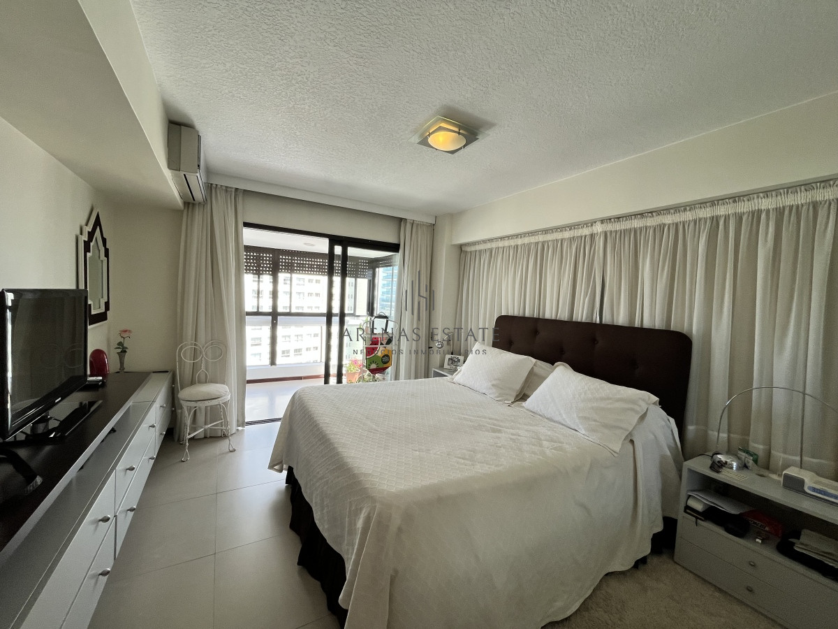Apartamento ID.2277 - Apartamento de 3 dormitorios en venta en Punta del Este