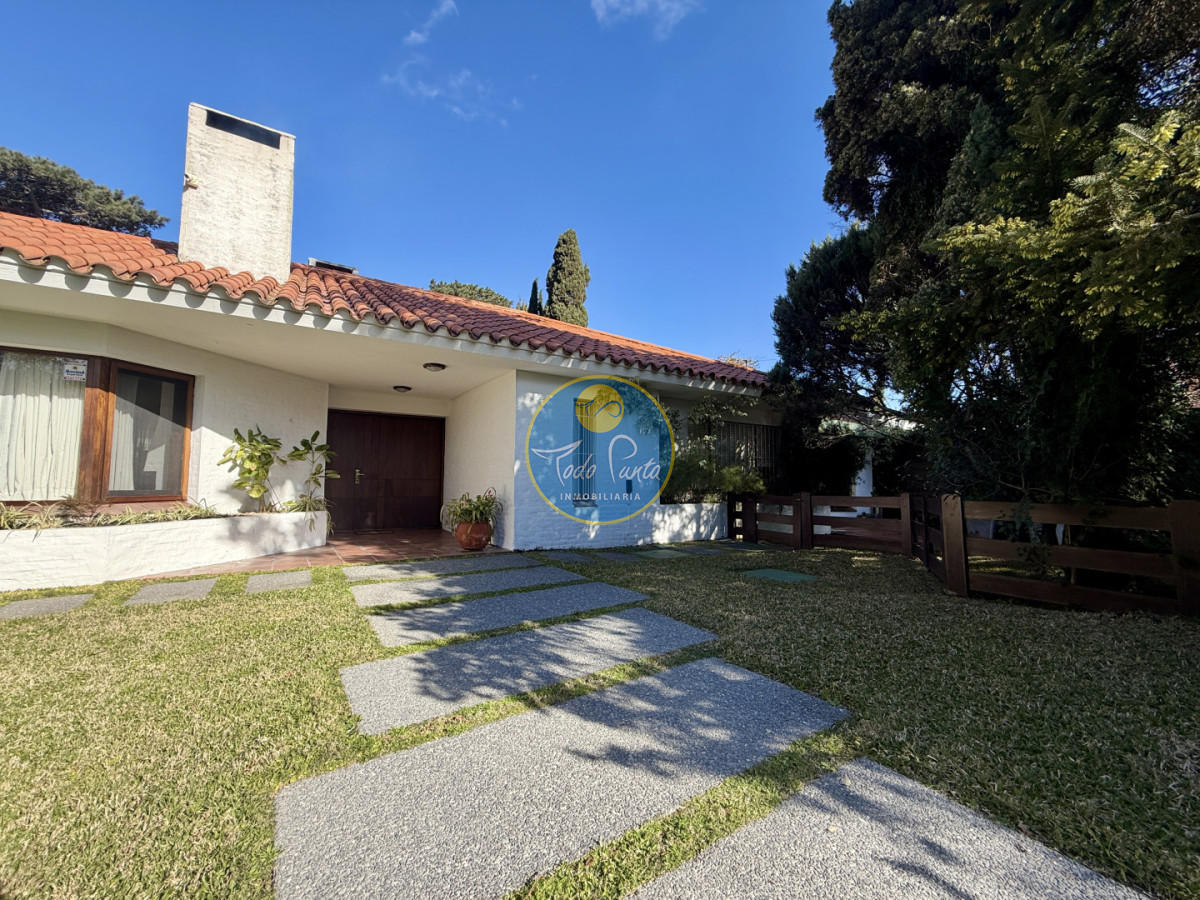 Miniatura de Casa de 3 dormitorios en Country, Punta del Este | Todo Punta