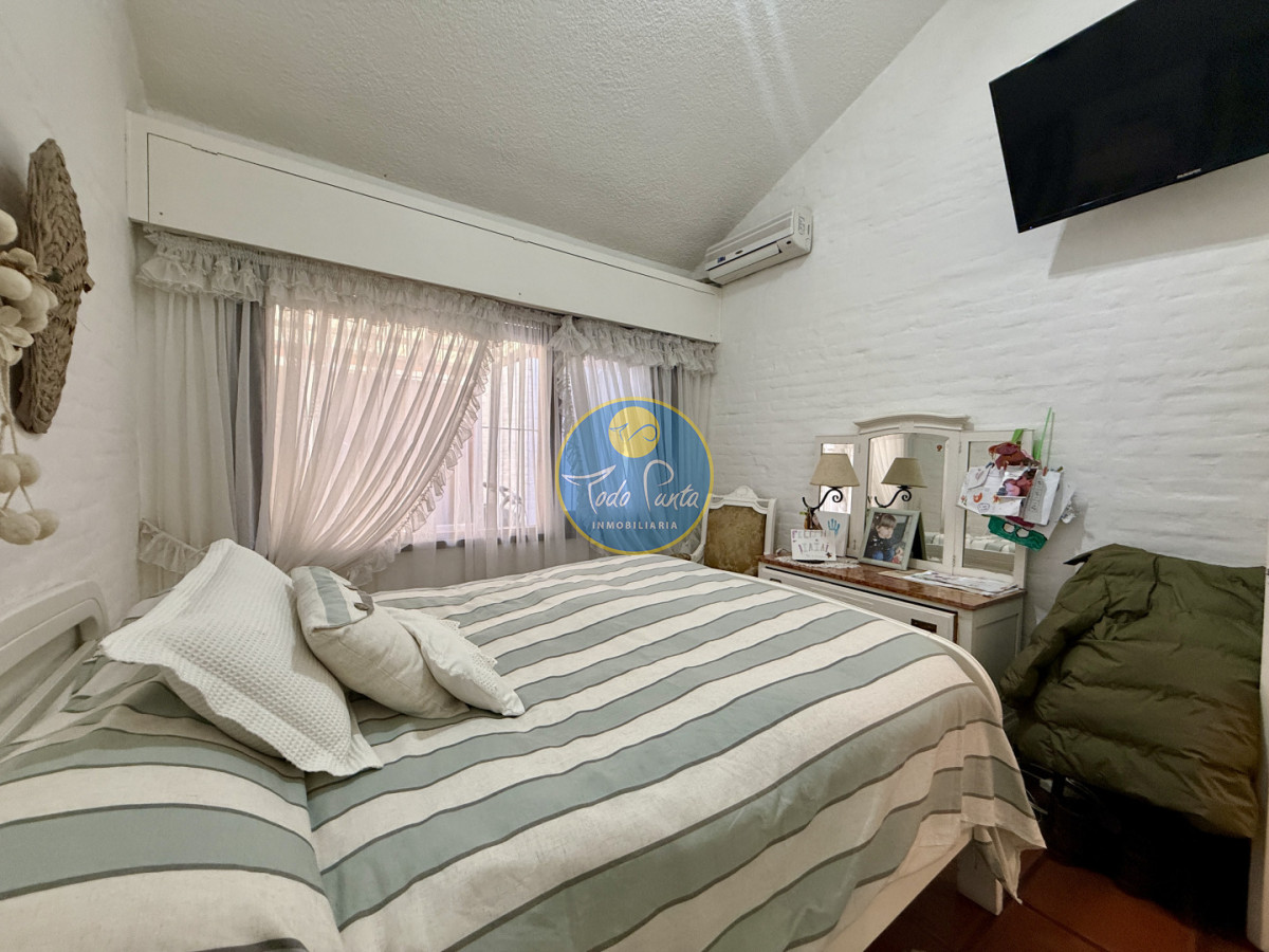 Miniatura de Casa de 3 dormitorios en Country, Punta del Este | Todo Punta