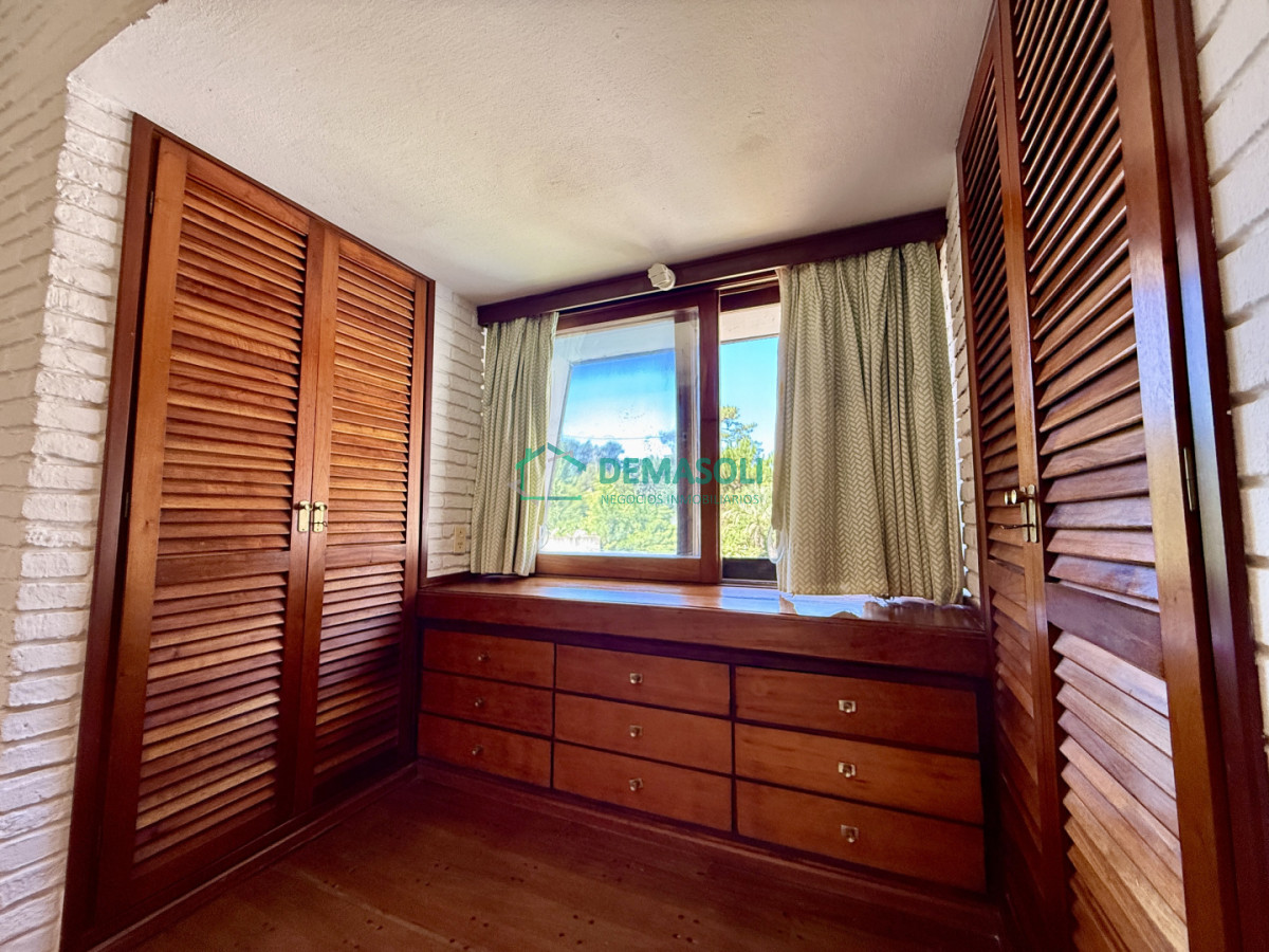 Casa ID.1407 - Imponente chalet en venta sobre Av. del Mar  Exclusividad, confort y naturaleza