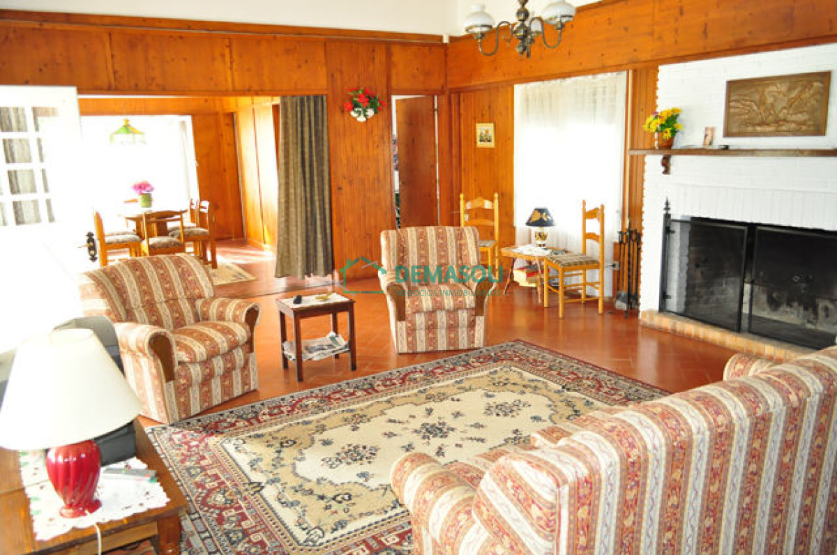 Casa ID.1425 - Casa ubicada en Cantegril con lindo terreno