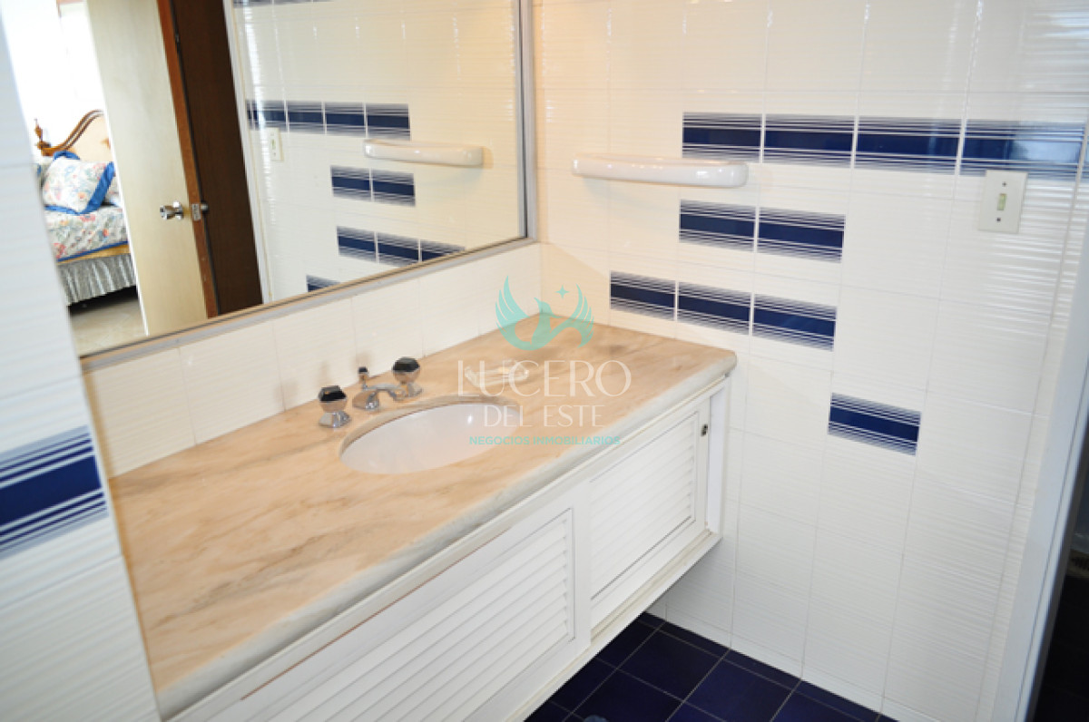 Apartamento ID.586 - Vendo Apartamento 3 dormitorios  2 baños