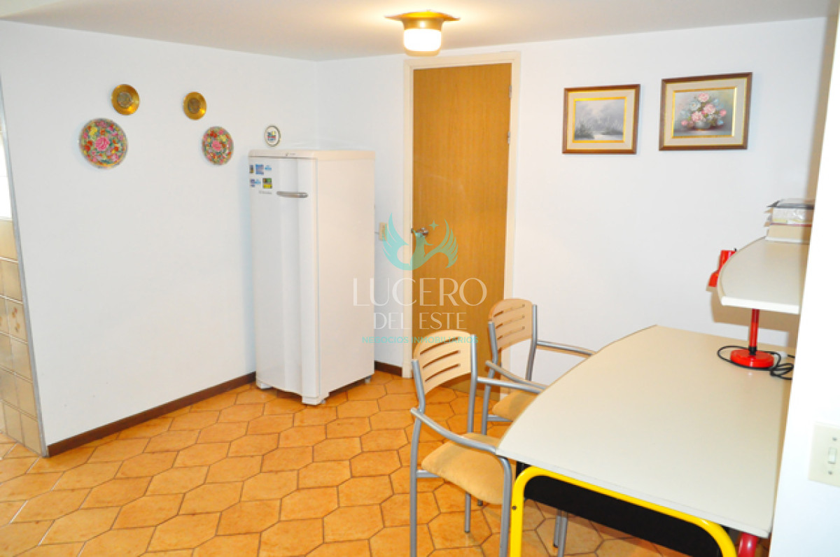 Apartamento ID.586 - Vendo Apartamento 3 dormitorios  2 baños