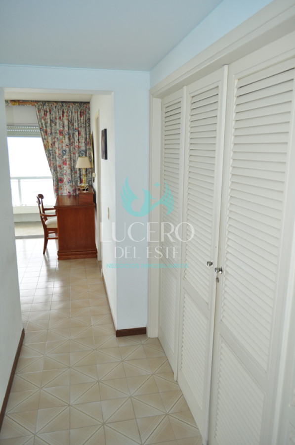 Apartamento ID.586 - Vendo Apartamento 3 dormitorios  2 baños