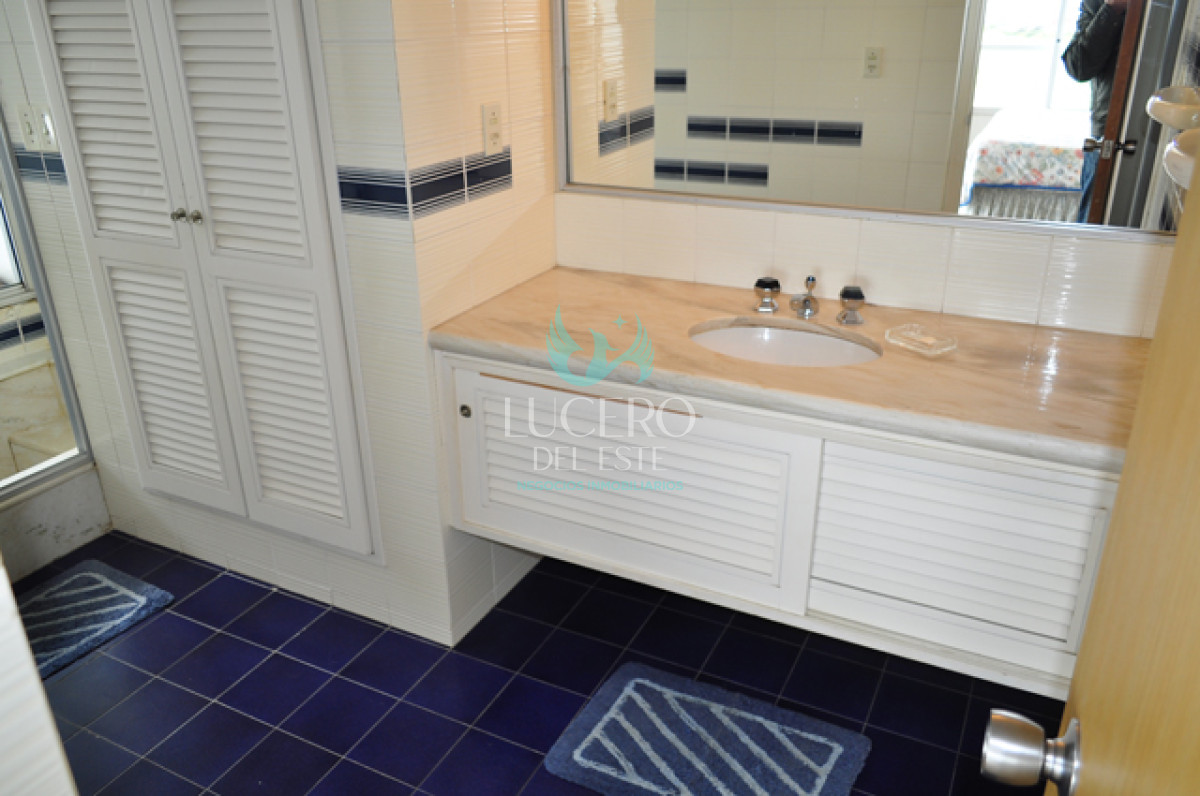 Apartamento ID.586 - Vendo Apartamento 3 dormitorios  2 baños